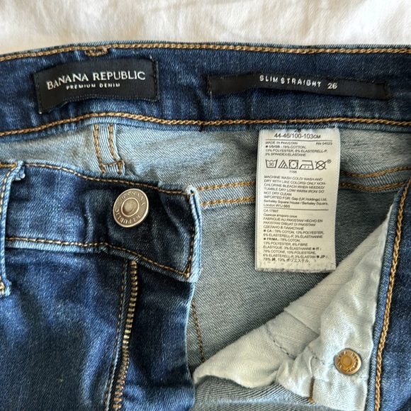 Banana Republic premium denim jeans. Slim Straight. Size 26. Very good condition - Picture 3 of 3